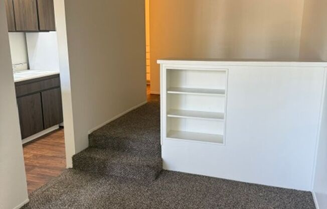 Studio, 1 bath, $950, Unit 18