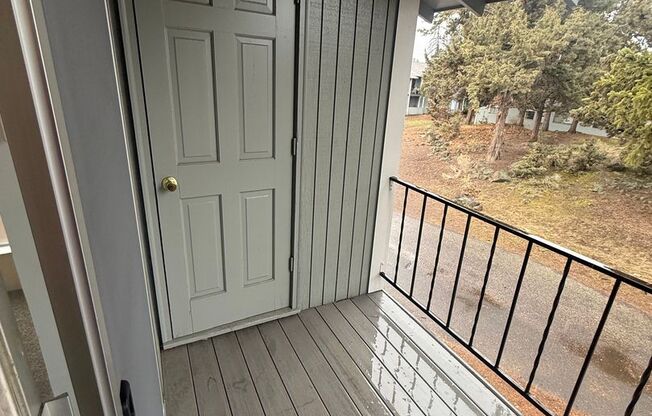 2 beds, 1 bath, 954 sqft, $1,425, Unit 17