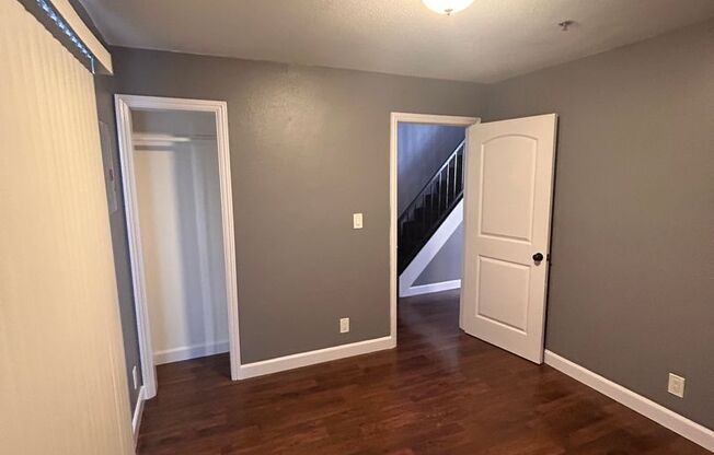 2 beds, 1 bath, $2,595