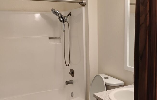 2 beds, 1 bath, 840 sqft, $1,250, Unit 257-664