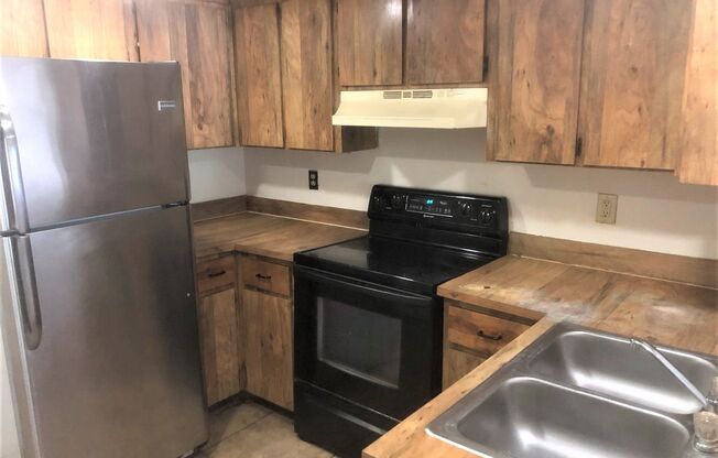 1 bed, 1 bath, $1,100, Unit 525 Morgan Apt 3