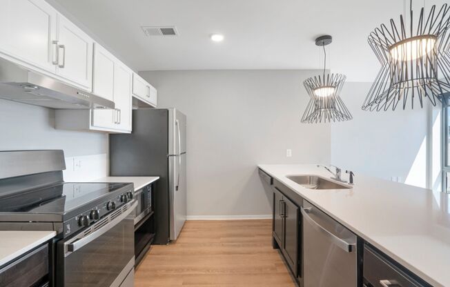 2 beds, 1 bath, 848 sqft, $1,675, Unit 1410