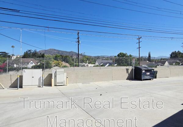 919 N GLENDALE AVE