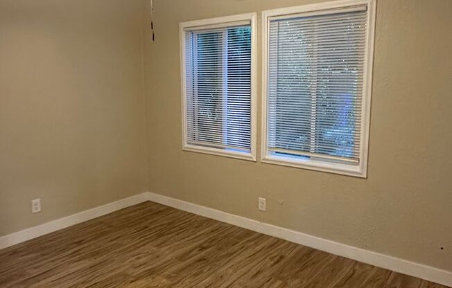 2 beds, 1 bath, $1,630