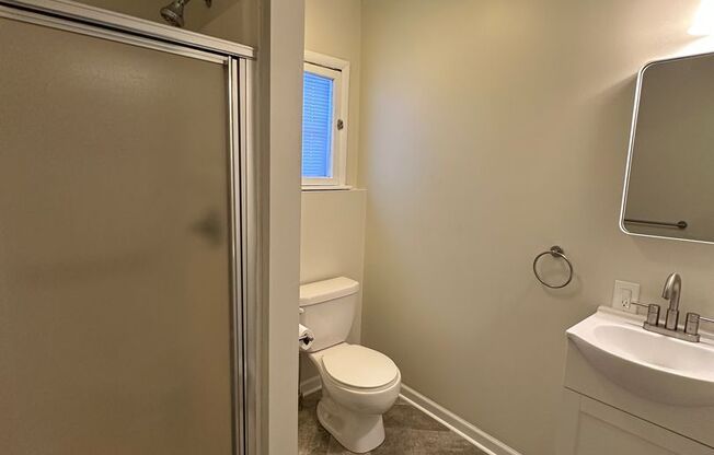 3 beds, 1 bath, $1,795, Unit Apt 2