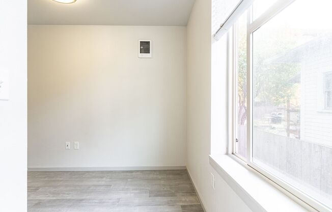 Studio, 1 bath, 150 sqft, $845, Unit 105