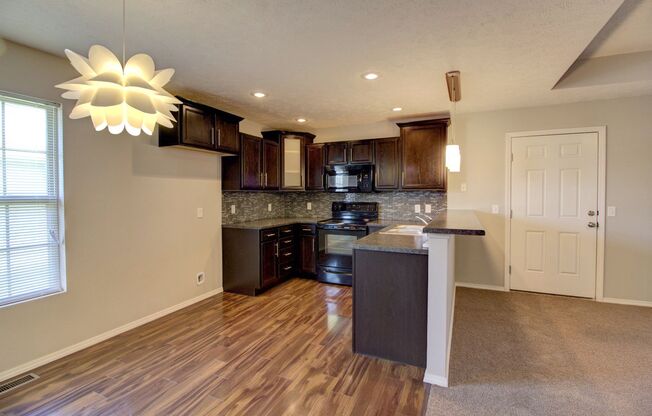 3 beds, 2 baths, $1,495