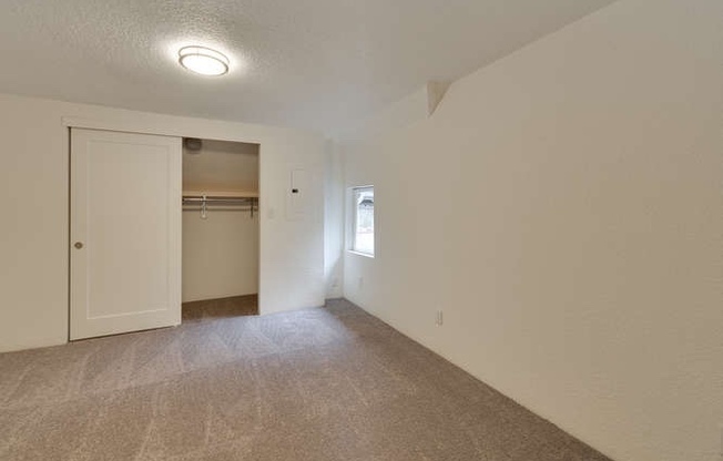 2 beds, 1 bath, 1,176 sqft, $1,795, Unit Lower Unit