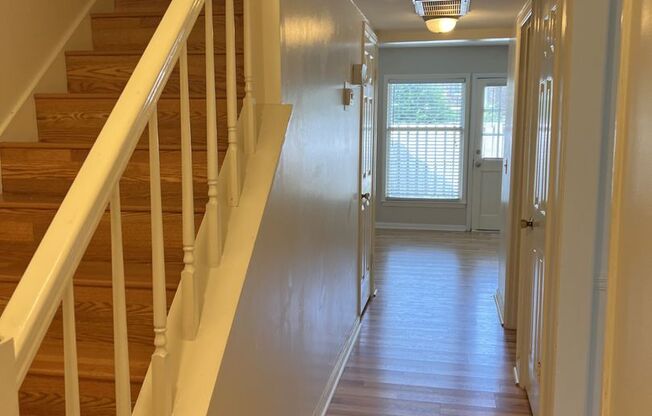 6-7 month lease term!!! Popular town home in Stones Throw. Walking distance to UNCW! 3BR, Fenced back court yard. Updated flooring!