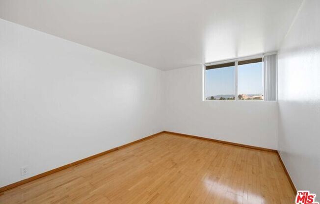 2 beds, 2 baths, 1,099 sqft, $4,500, Unit 1210