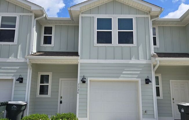 1526 Farragut Way
