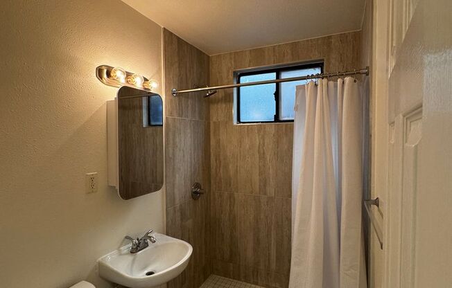 2 beds, 1 bath, 500 sqft, $2,095, Unit 1125-1