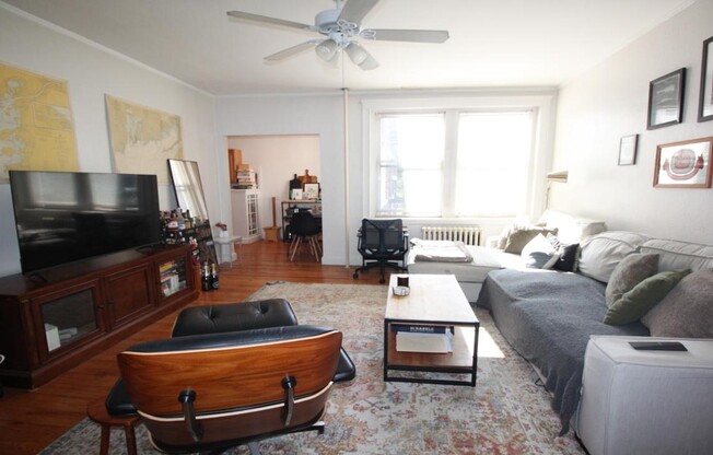 1 bed, 1 bath, 750 sqft, $2,500, Unit 33