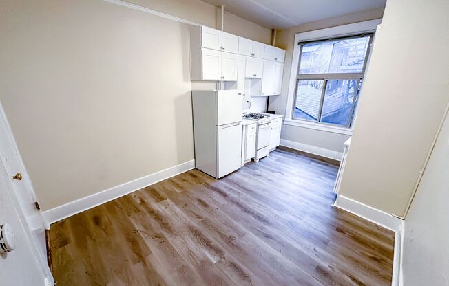 Studio, 1 bath, 180 sqft, $999