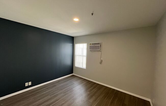2 beds, 1 bath, 637 sqft, $2,798, Unit 215