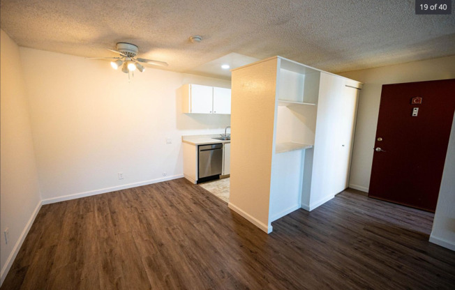 1 bed, 1 bath, 735 sqft, $2,700, Unit 211D