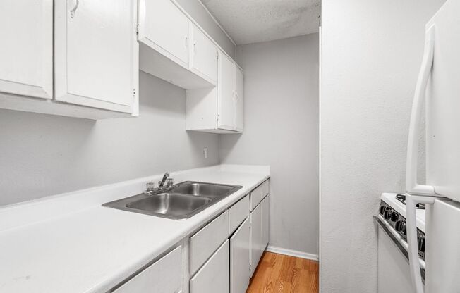 2 beds, 1 bath, 750 sqft, $1,095, Unit K714 - 307 - 206
