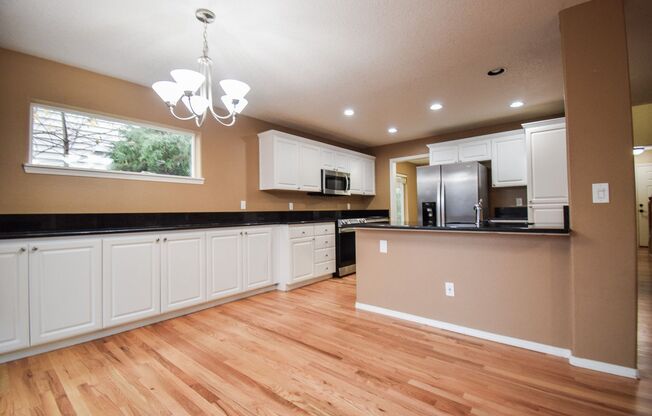 4 beds, 2.5 baths, $3,295