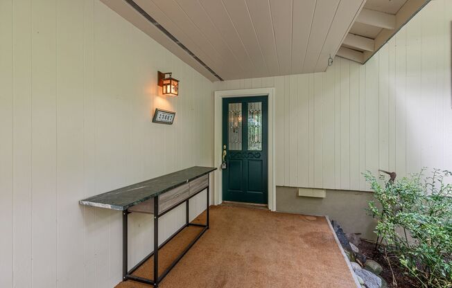 4-bedroom 2.5 bathroom