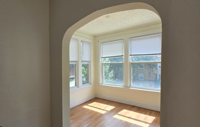 2606 West Argyle Street