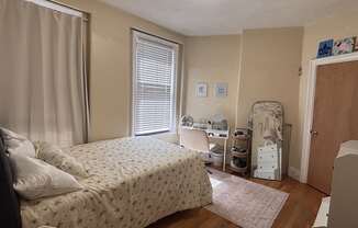3 beds, 1 bath, $4,500, Unit 2