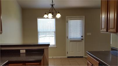 3 beds, 2 baths, $1,600