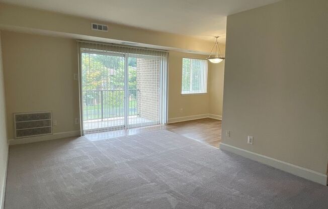 3 beds, 2 baths, 1,152 sqft, $2,200, Unit 14209 #202