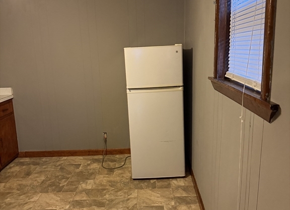 1 bed, 1 bath, 1,000 sqft, $1,300, Unit 1