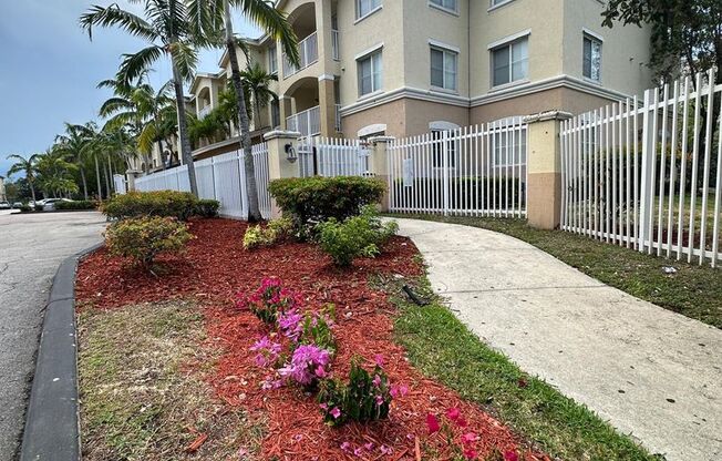 3 beds, 2 baths, 1,155 sqft, $3,150, Unit 13770-106