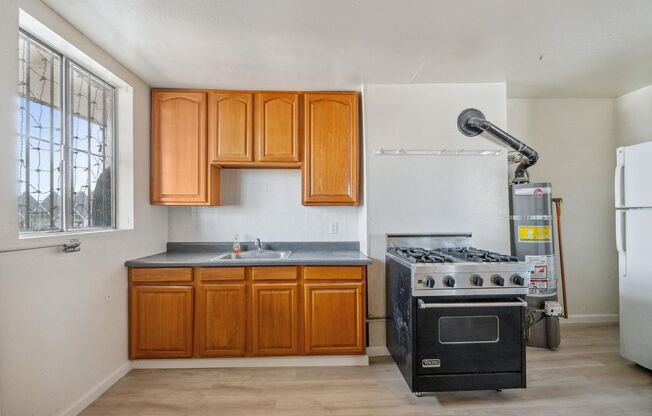 2 beds, 1 bath, $3,695, Unit 135 San Jose Ave