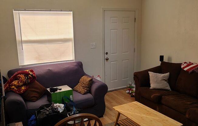 3 beds, 1 bath, $2,300, Unit #5