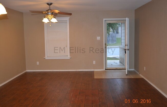 4 beds, 2 baths, $1,695