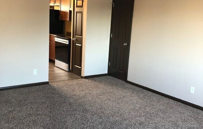 3 beds, 1 bath, 1,101 sqft, $1,800, Unit #4