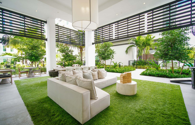 Outdoor Space Apartment Florida