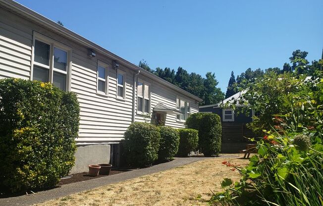 Classic Studio Apartment in The Heart of Sellwood