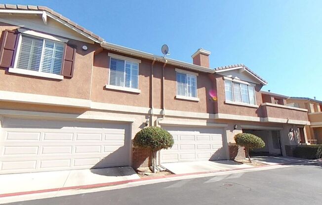 Charming 3 Bed/2 Bath Condo In Temecula’s Gated Redhawk Community!