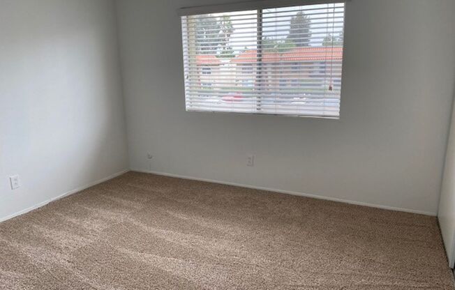 2 beds, 1.5 baths, $2,200, Unit 32