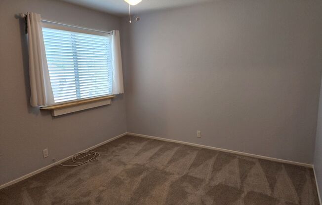 2 beds, 2.5 baths, $2,450, Unit Unit 1105