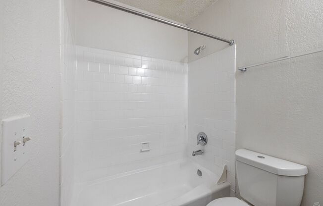 2 beds, 2 baths, 1,016 sqft, $1,150, Unit 2-05B