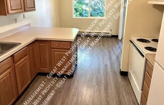 7619 44 ST W