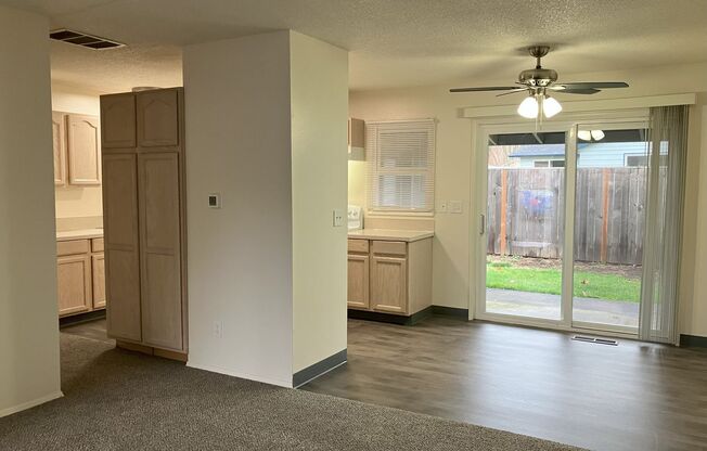 3 beds, 1 bath, 1,020 sqft, $1,650, Unit 13053