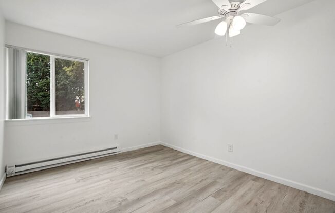 3 beds, 1.5 baths, 1,231 sqft, $2,325, Unit R5