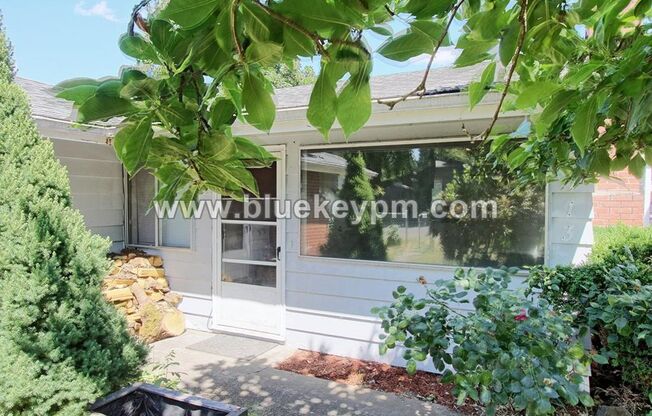 2 Bed, 1 Bath Duplex Unit in Rose Village