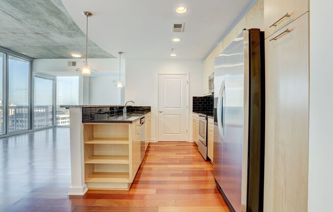 2 beds, 2 baths, $3,295
