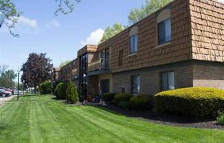 Exterior at Trenton Place Apartments, Willoughby, 44094