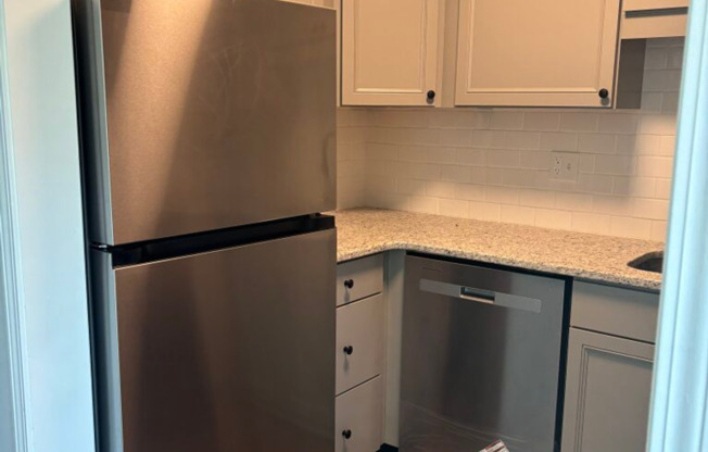 2 beds, 1.5 baths, 1,050 sqft, $1,349, Unit 39