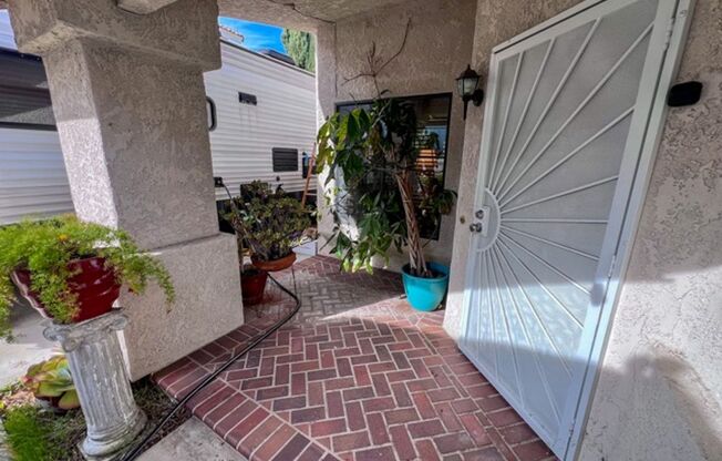 2 bedroom Temecula home with a big backyard for LEASE!