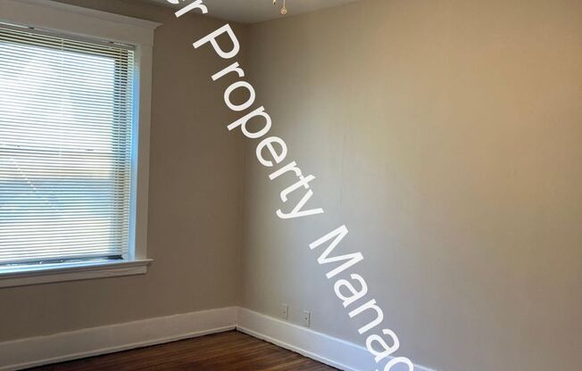 2 beds, 1 bath, $1,295, Unit 3650 Shaw Blvd. 2W