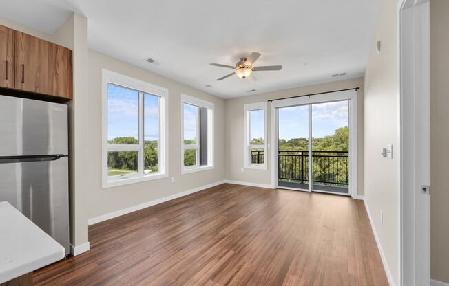 2 beds, 2 baths, 1,168 sqft, $1,900, Unit 301