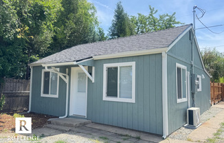 Cute & Cozy Cottage 1 Bedroom / 1 Bath - New Remodel